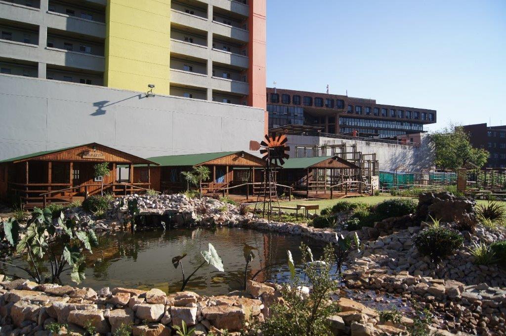 Housing Tuks 10-2705.jpg